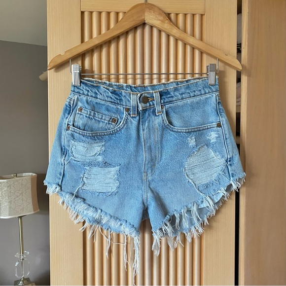 Vintage levis distressed denim shorts blue - Picture 3 of 9